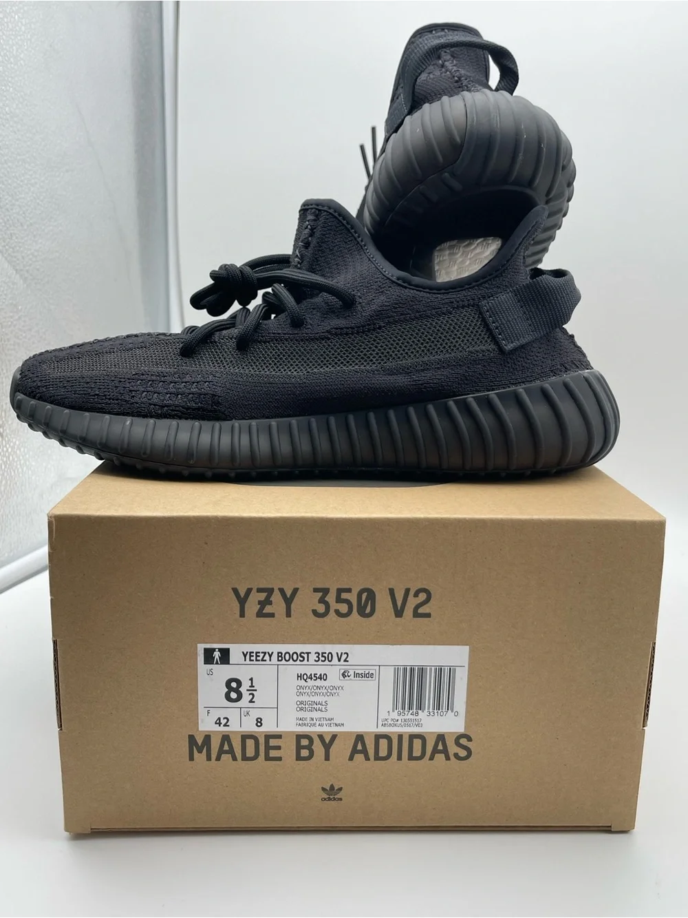 Adidas Yeezy Boost 350 V2 Onyx Sz 8.5 New w/ Tags